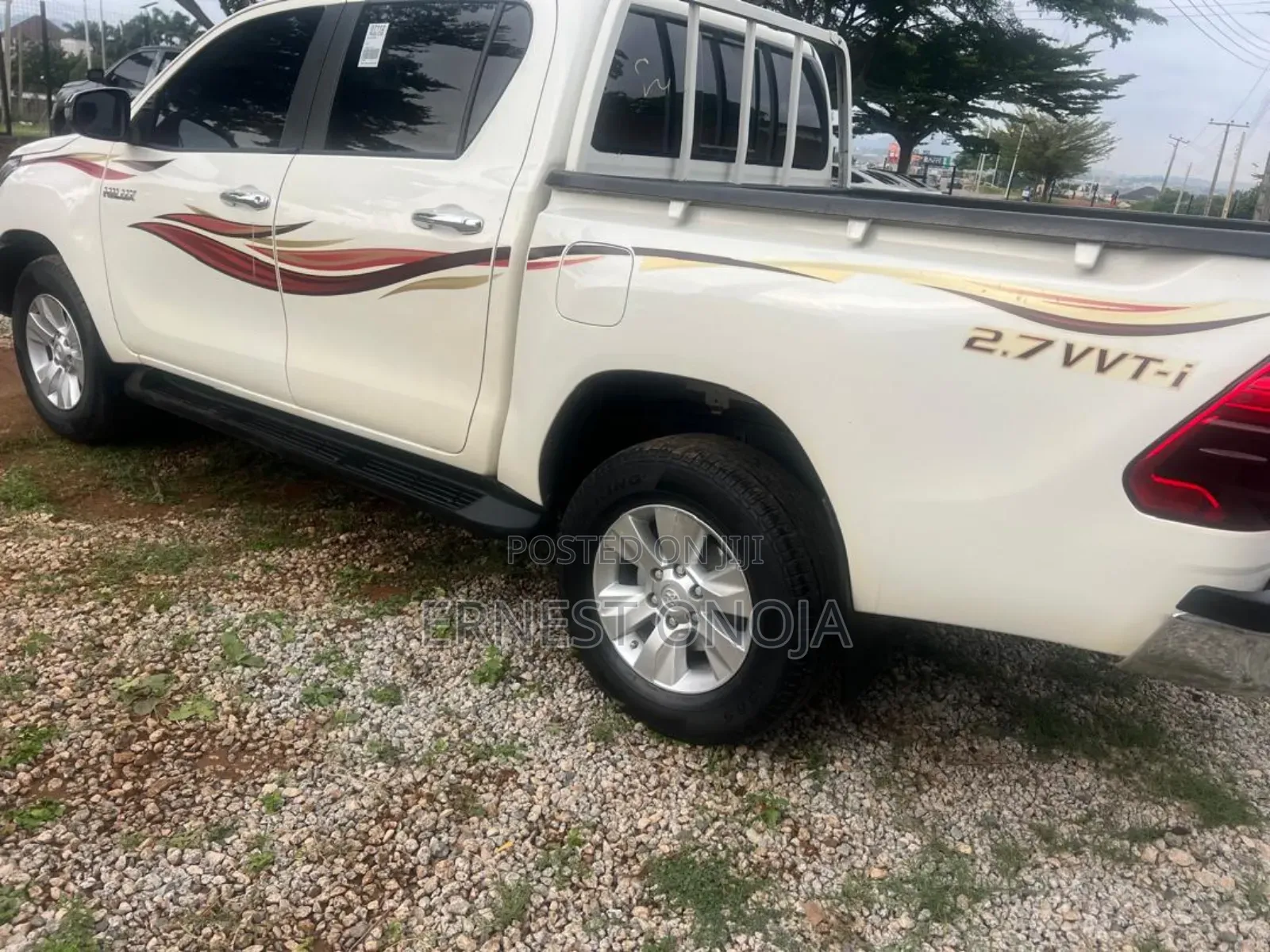 Toyota Hilux 2023 White