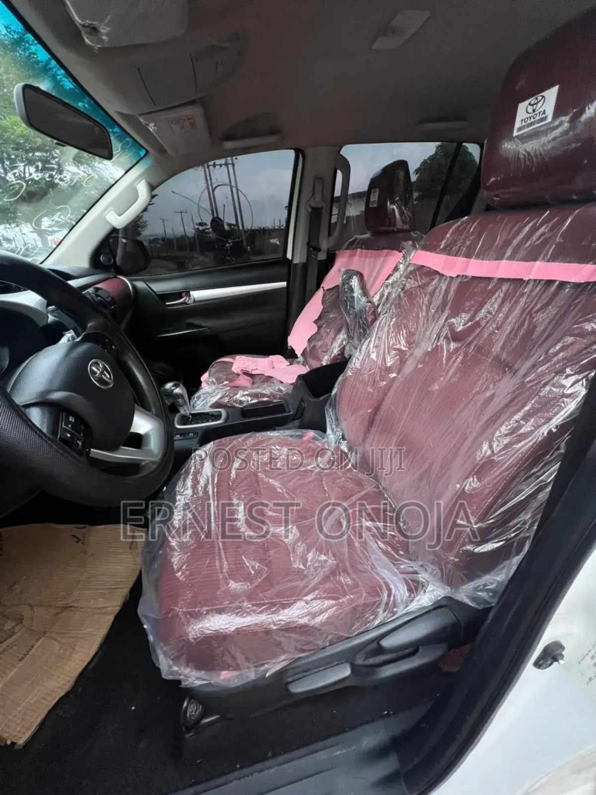 Toyota Hilux 2023 White