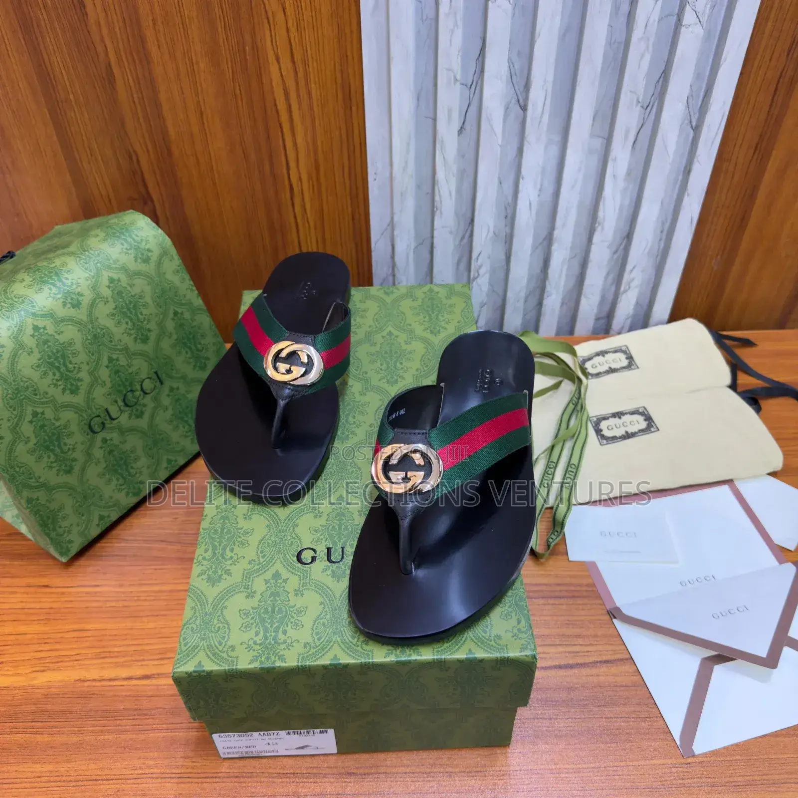 Gucci Men's Thong Sandal With Web. *Leather Sole
