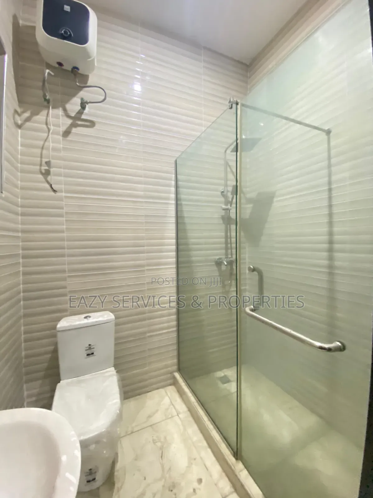 1bdrm Shared Apartment in Royal Pine Estate, Chevron for rent