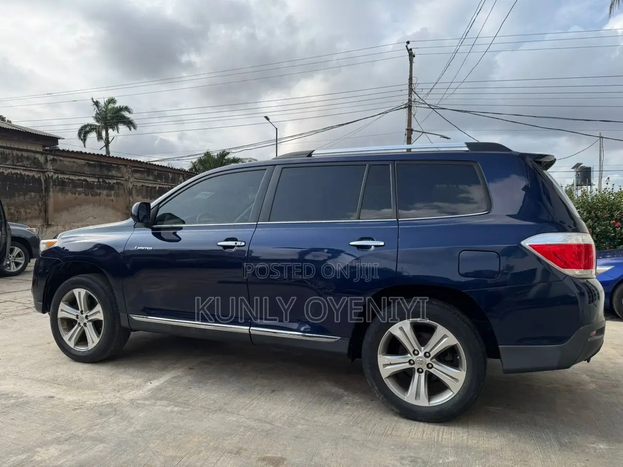 Toyota Highlander Limited 2012 Blue