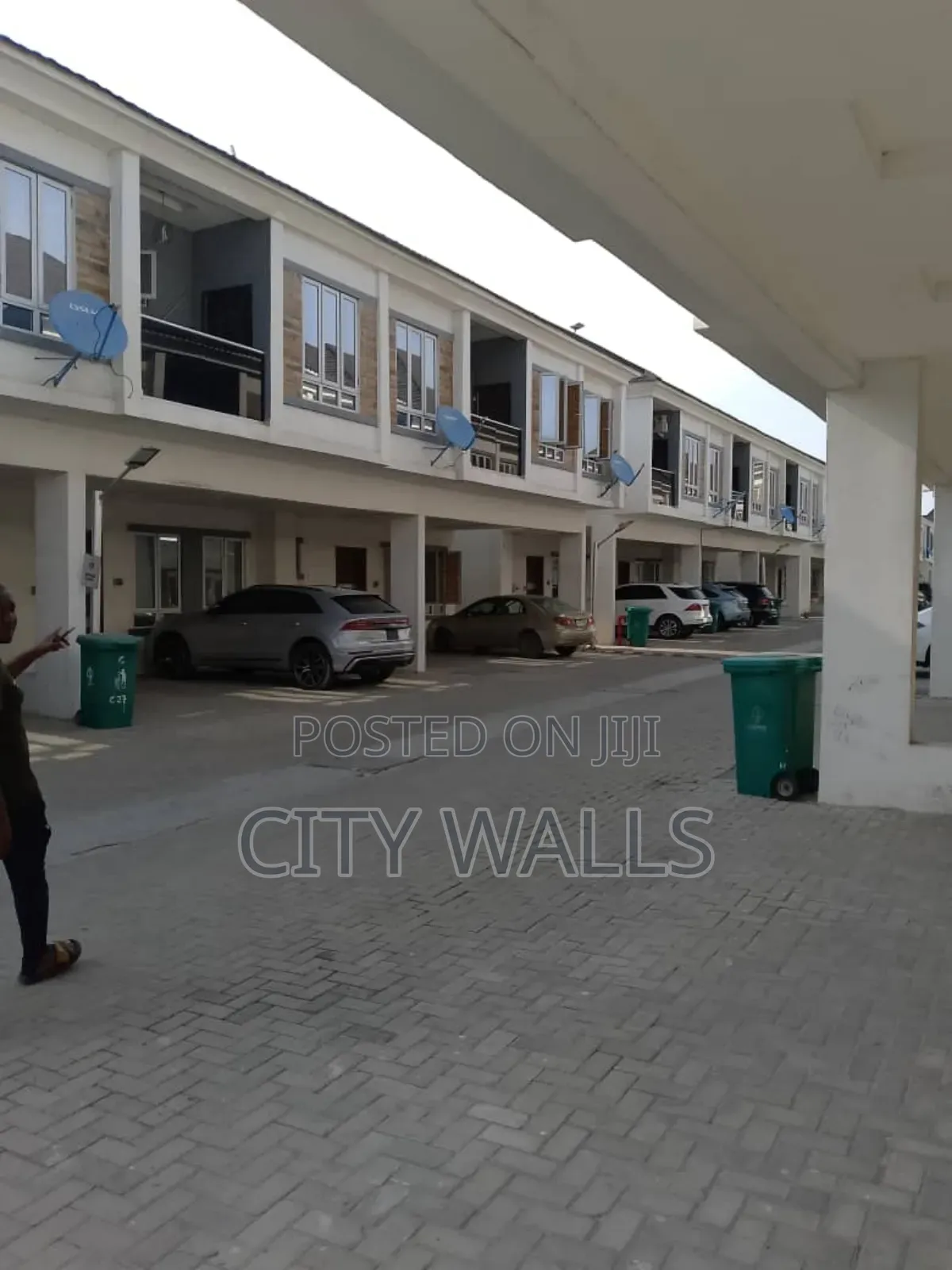 4bdrm Townhouse / Terrace in Victoria Bay, Chevron for rent