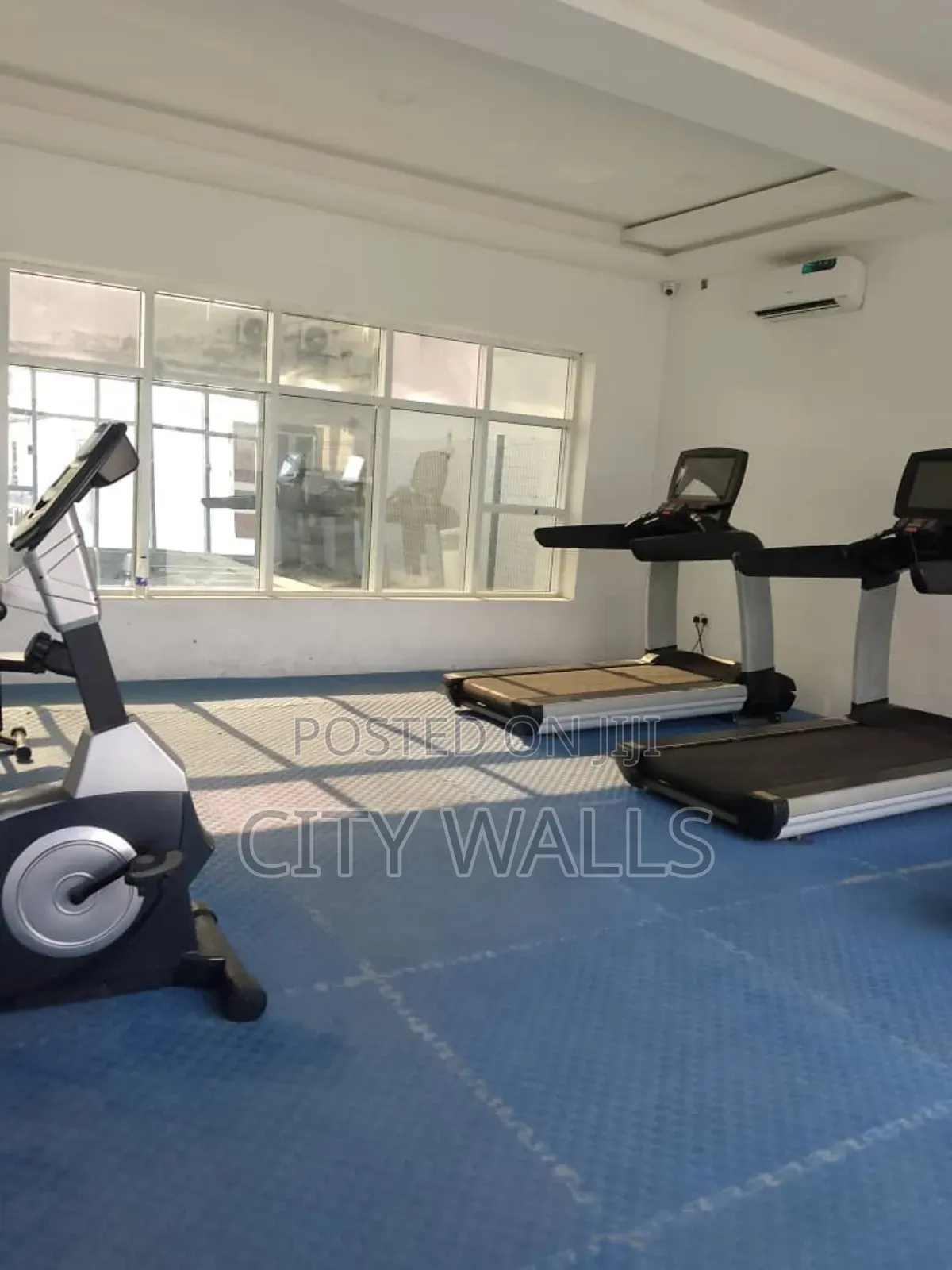 4bdrm Townhouse / Terrace in Victoria Bay, Chevron for rent