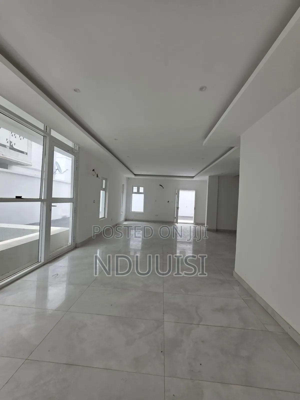 4bdrm Duplex in Banana Island for sale