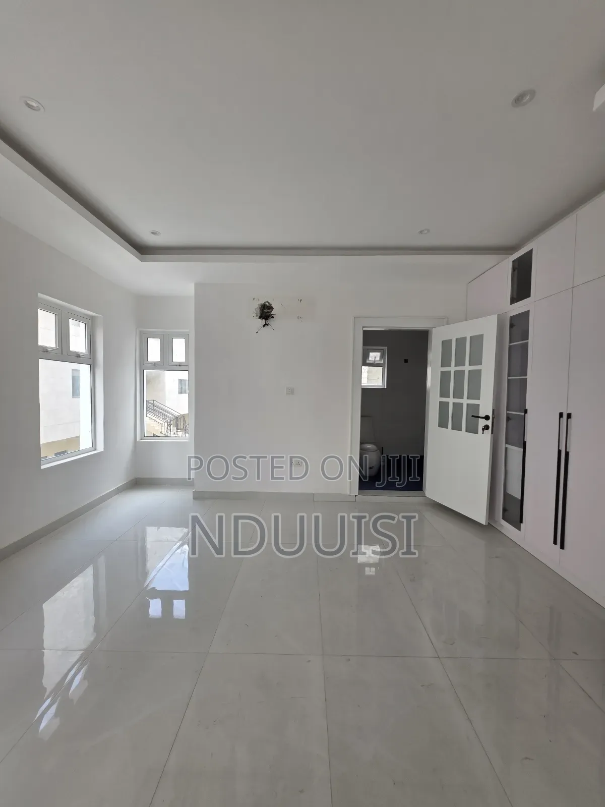 4bdrm Duplex in Banana Island for sale
