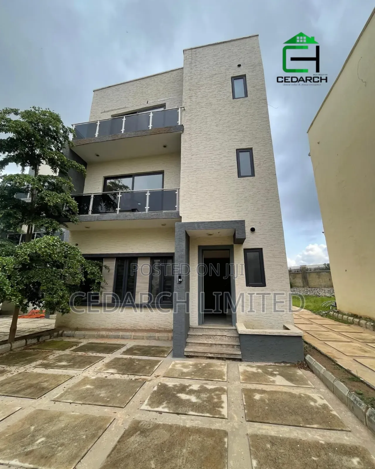 4bdrm Duplex in Idu for sale