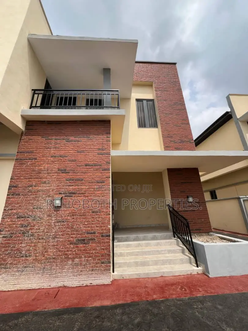 3bdrm Duplex in Plaintation More, Ibadan for sale