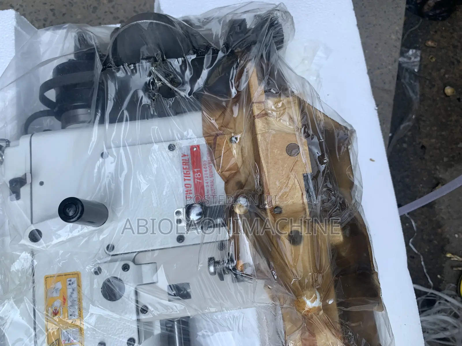 Two Tigerly Industrial Buttonhole Machine