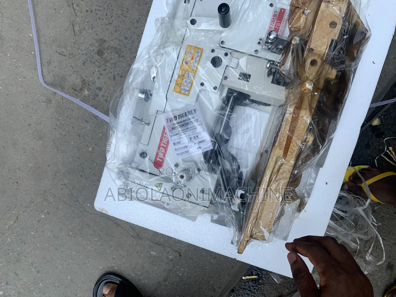 Two Tigerly Industrial Buttonhole Machine