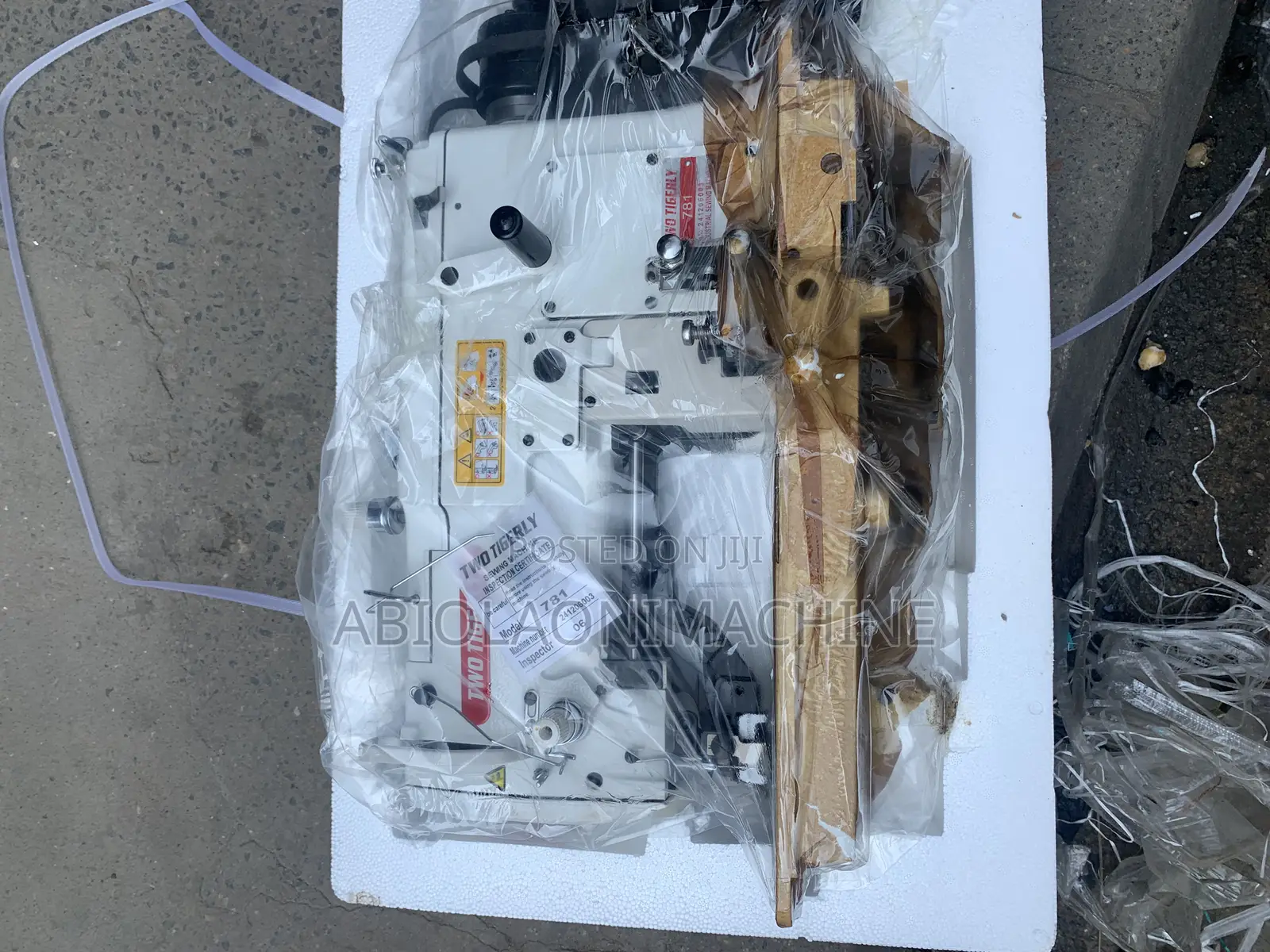 Two Tigerly Industrial Buttonhole Machine