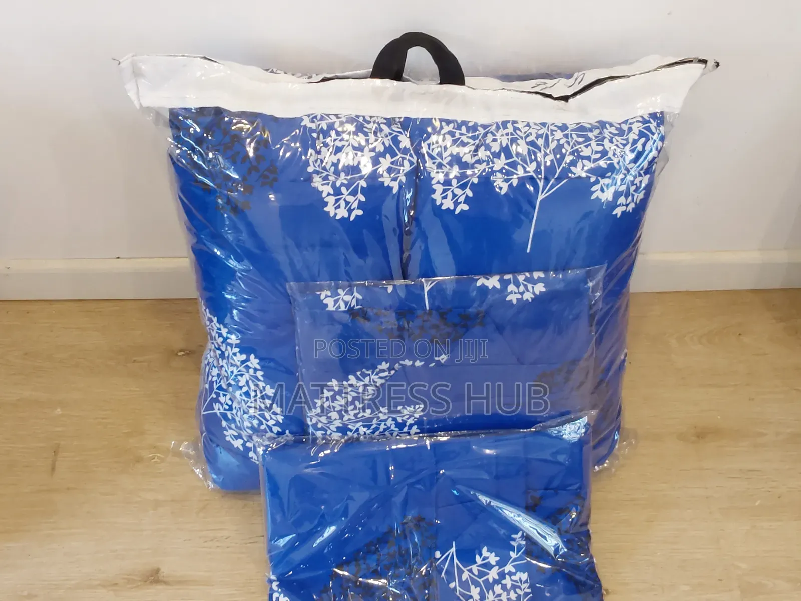 Elegant Duvet 6 X 6 and Bedsheet 6 X 6