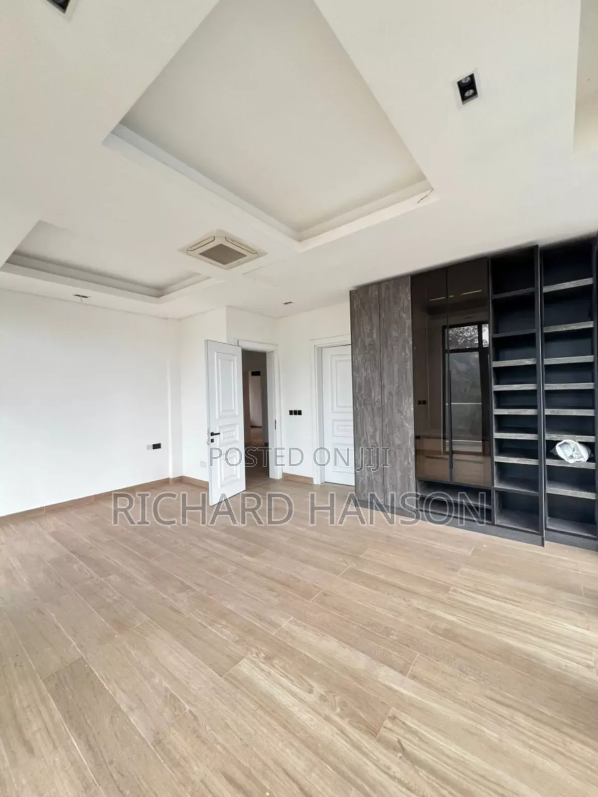 3bdrm Apartment in Inside Banana Island for sale