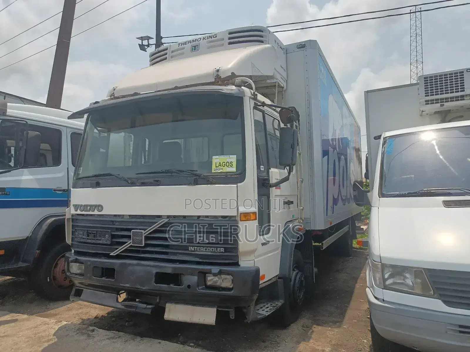 Volvo Refrigerator Truck With Lift Gate and Sound Cooling Unit Europe