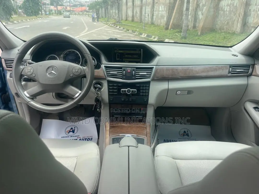Mercedes-Benz E350 Base 4dr 4Matic Sedan AWD (3.5L 6cyl 7A) 2012 Blue