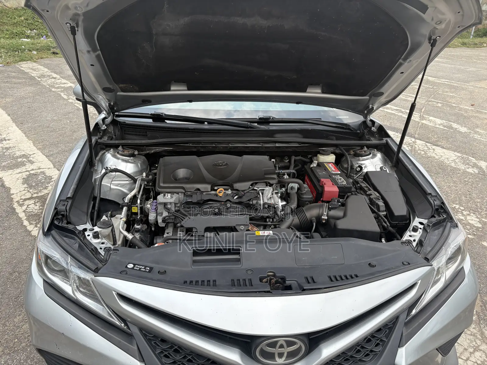 Toyota Camry SE FWD (2.5L 4cyl 8AM) 2018 Silver