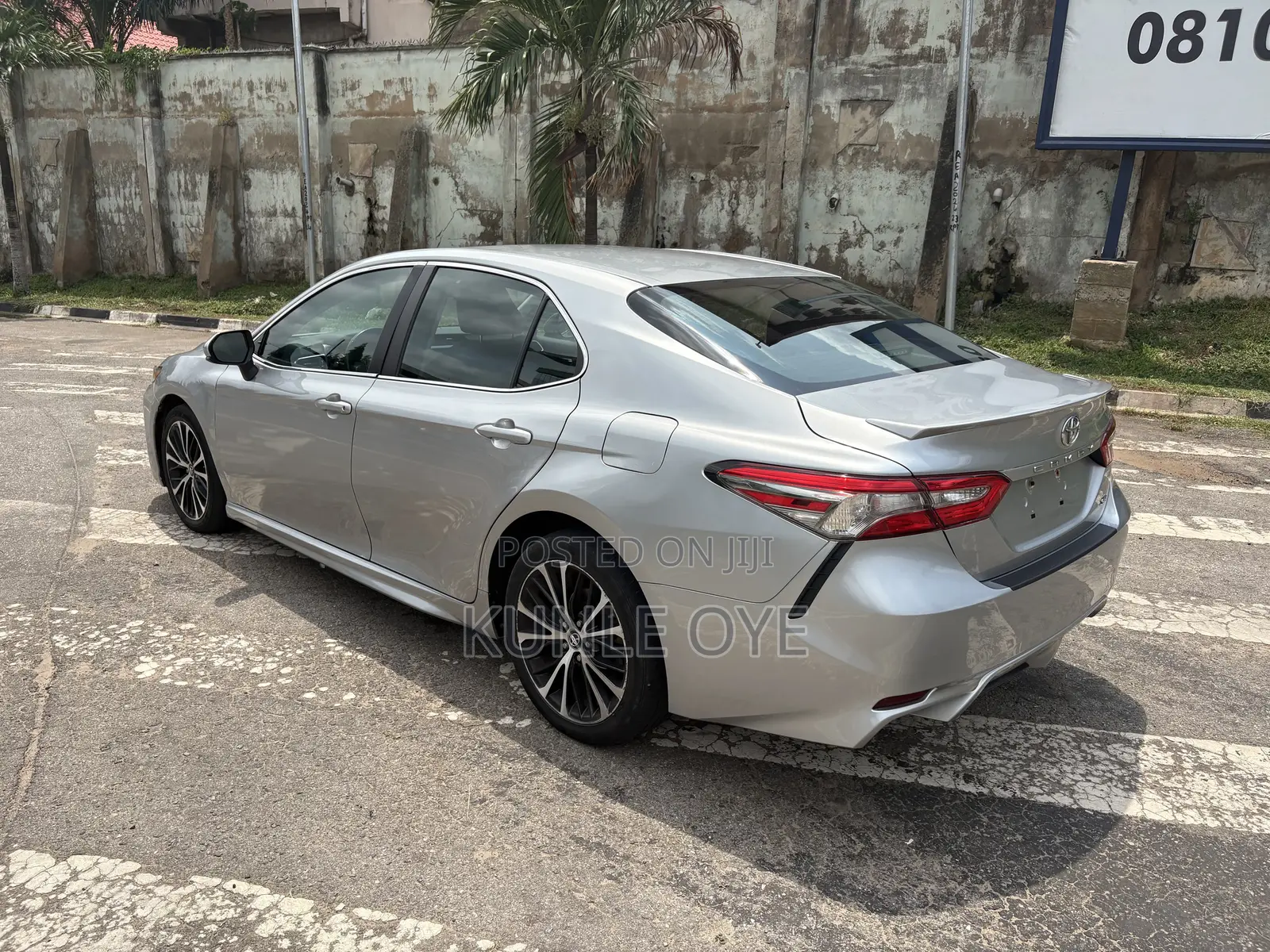 Toyota Camry SE FWD (2.5L 4cyl 8AM) 2018 Silver