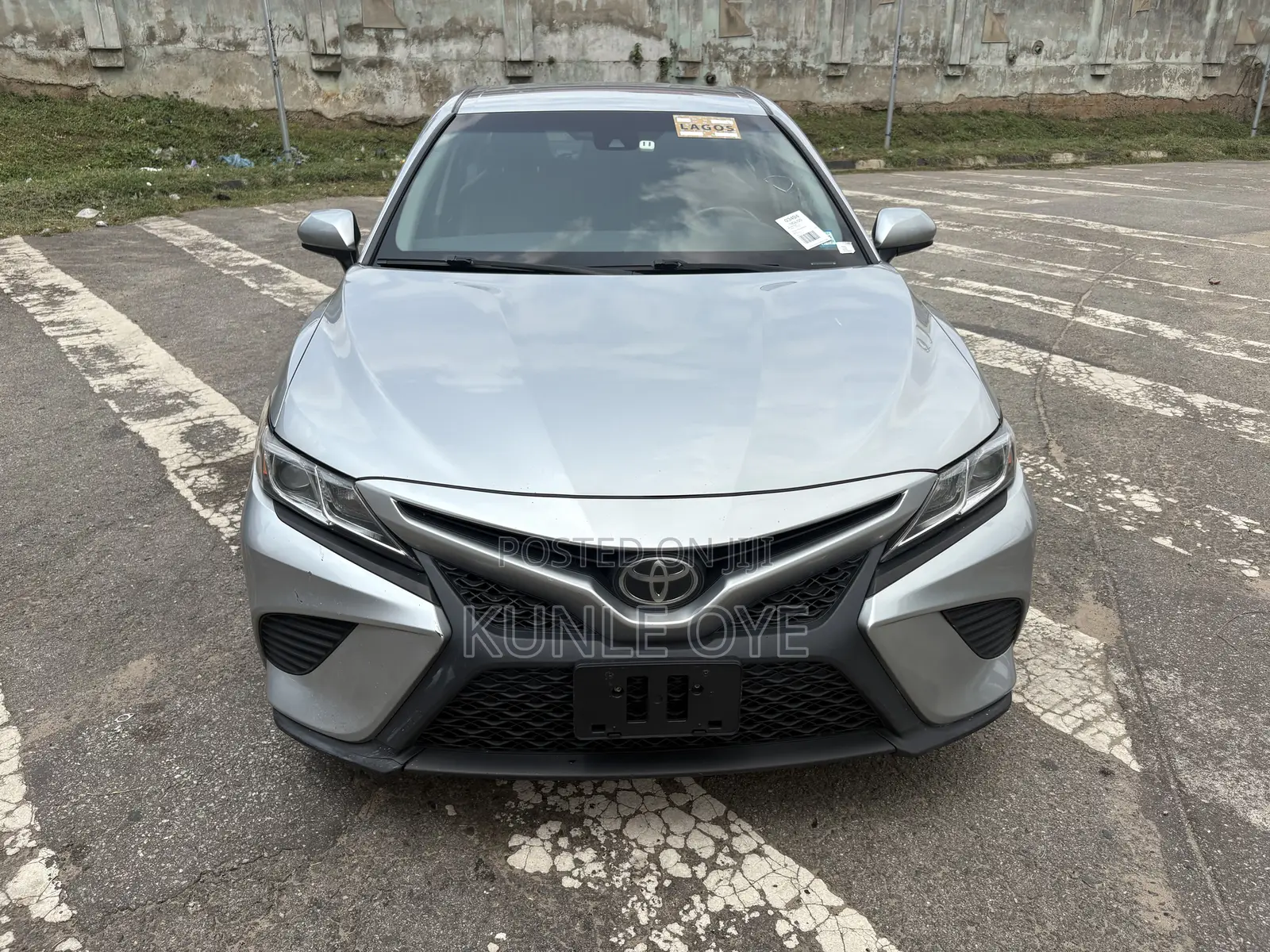 Toyota Camry SE FWD (2.5L 4cyl 8AM) 2018 Silver