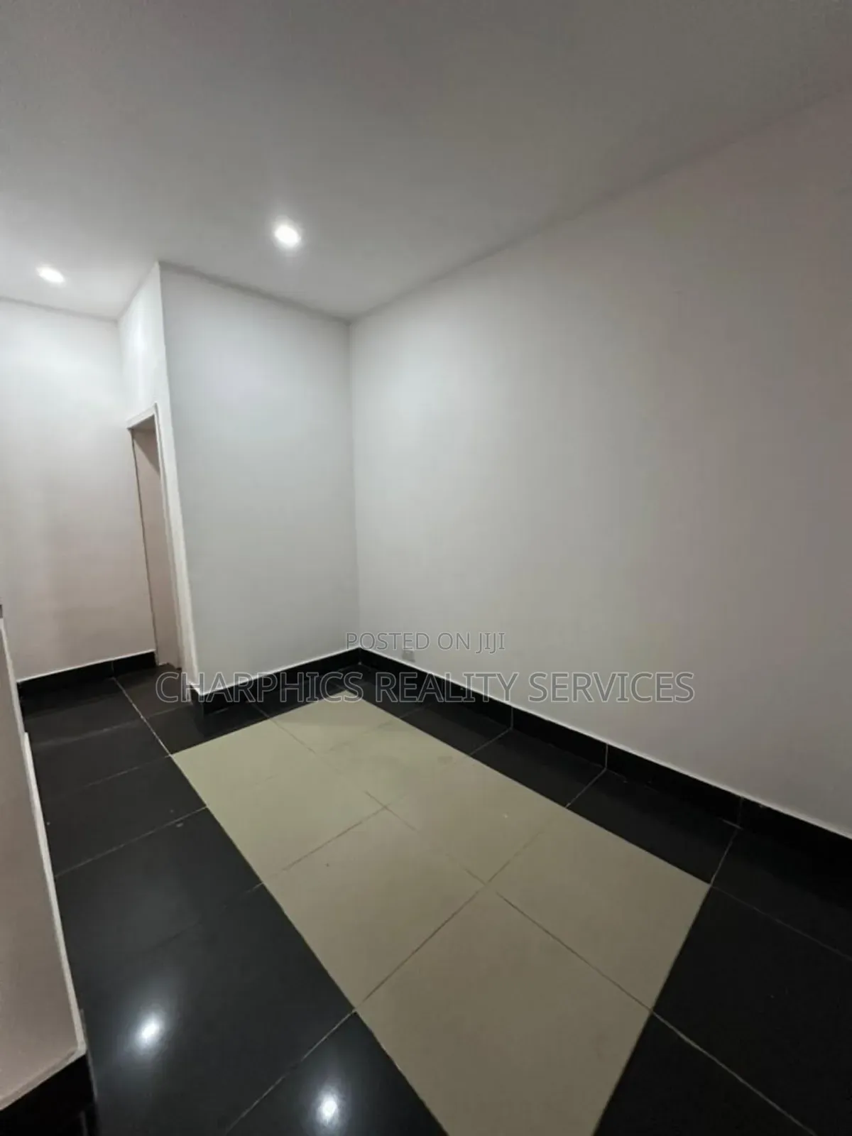 2bdrm Apartment in Lekki Phase 1 for rent
