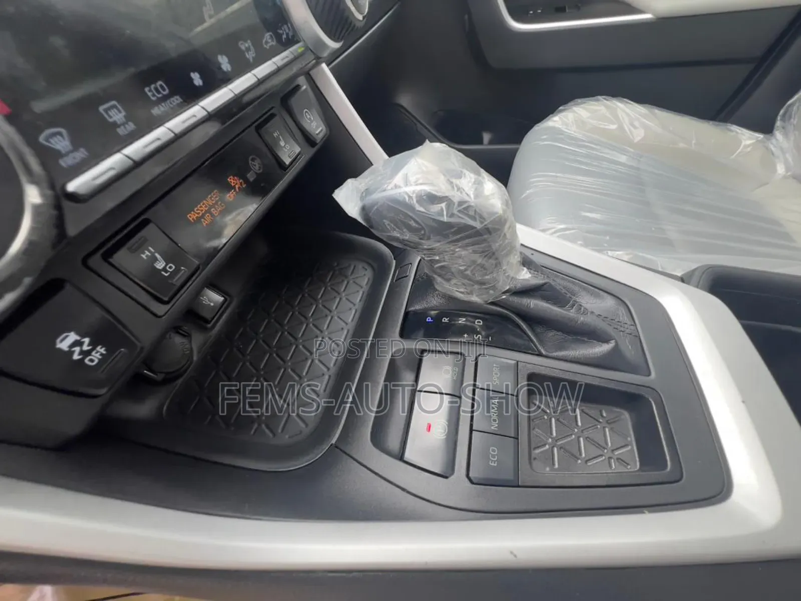 Toyota RAV4 XLE Premium 2021 Gray