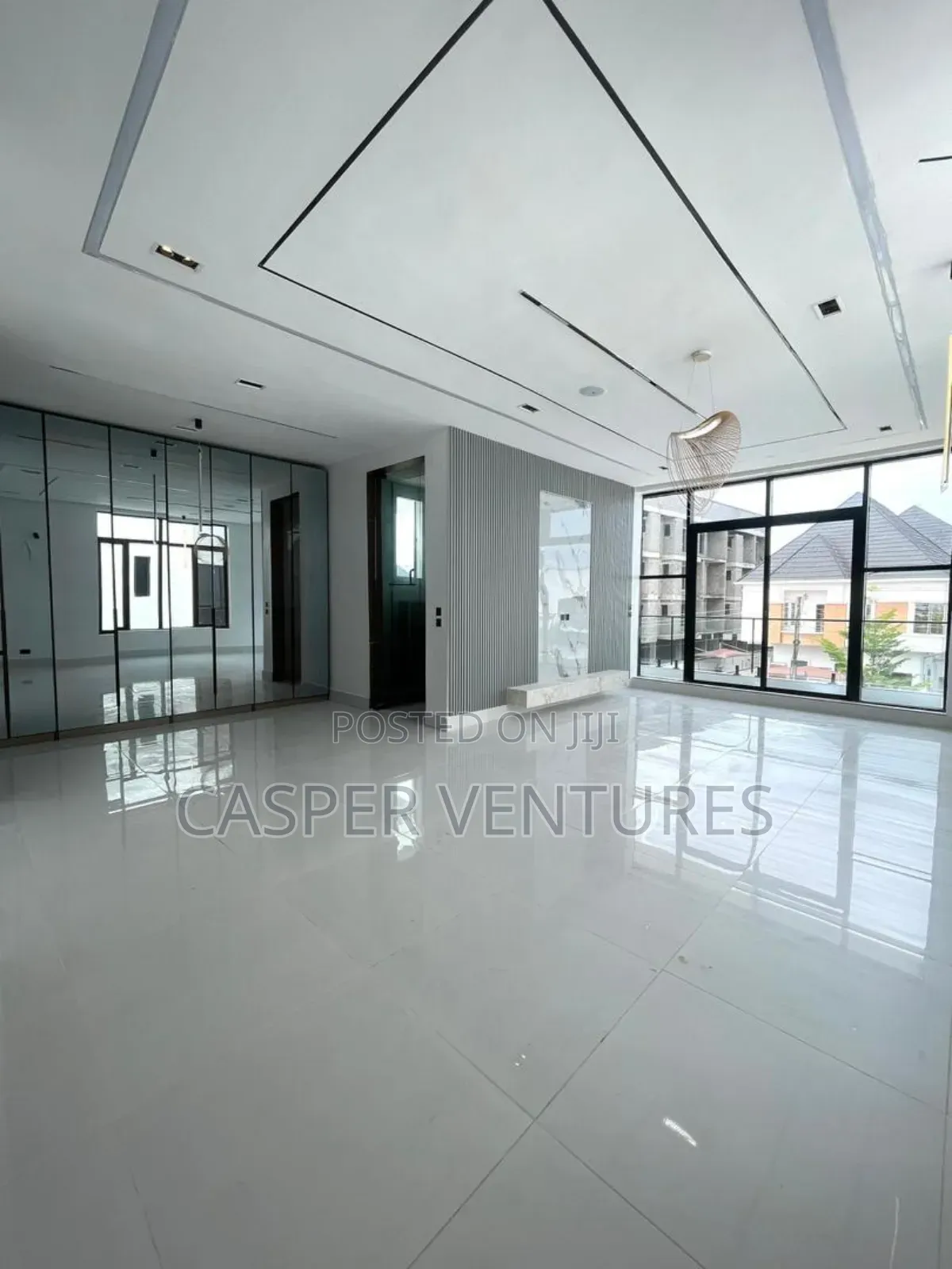 5bdrm Duplex in Royal, Lekki for sale