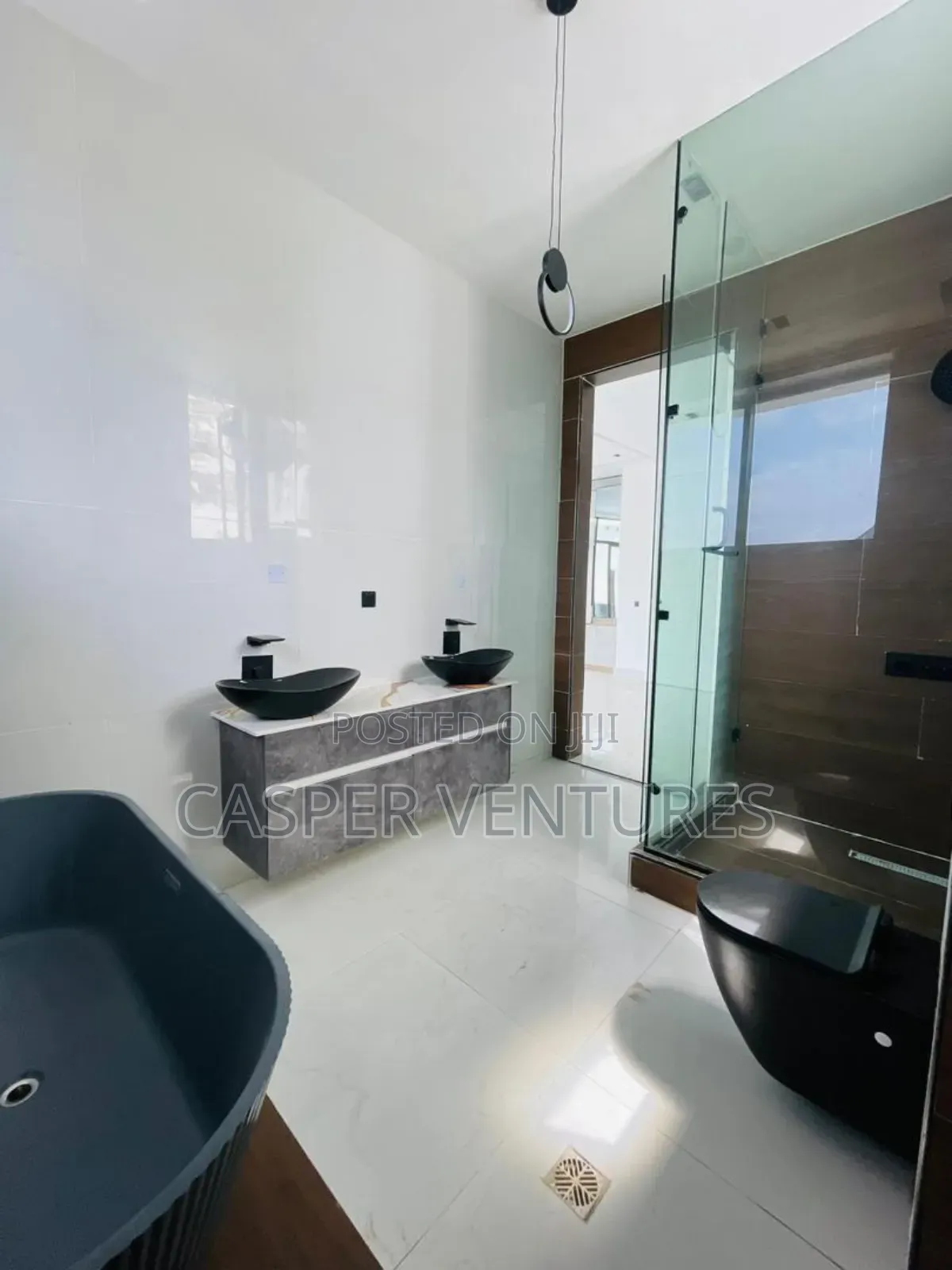 5bdrm Duplex in Royal, Lekki for sale