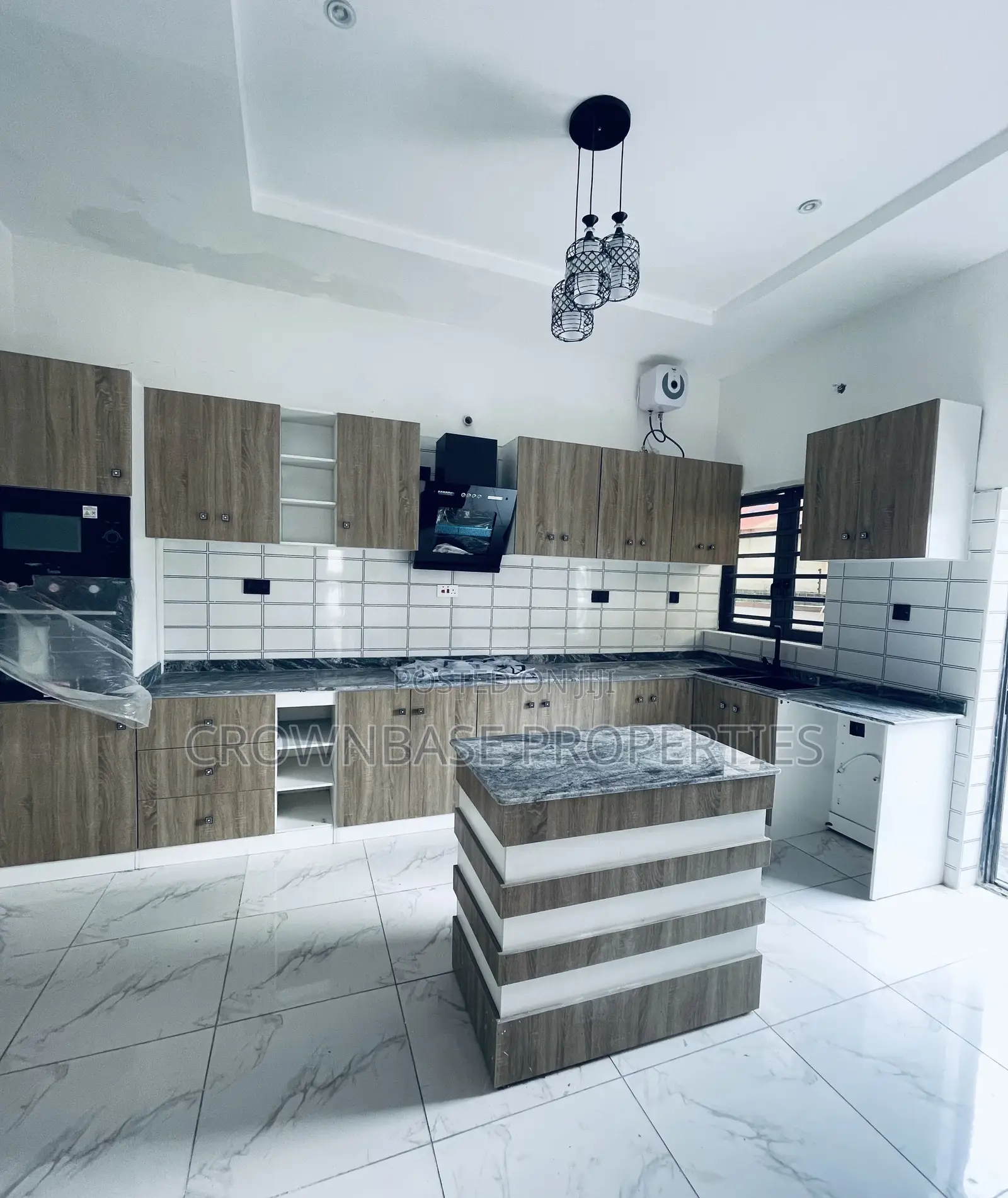 5bdrm Duplex in Sangotedo for sale