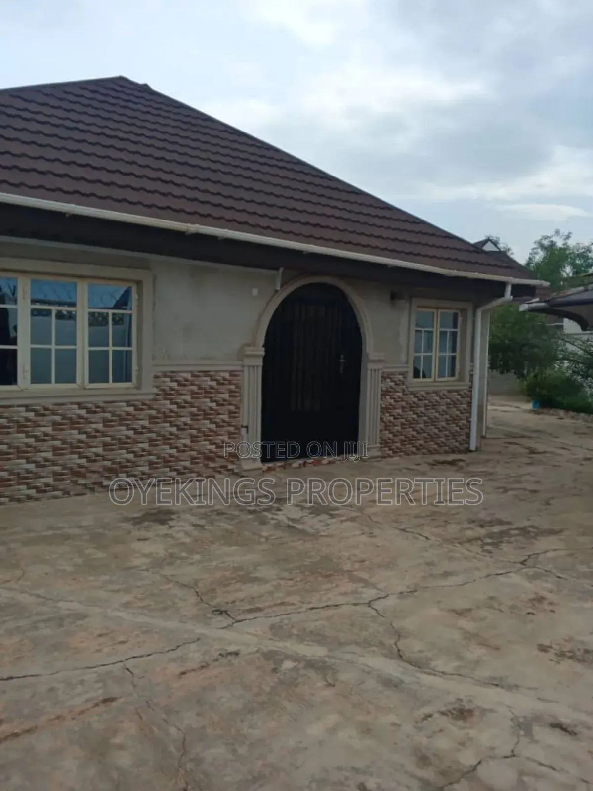4bdrm Bungalow in Aseyori Estate, Ologuneru for sale