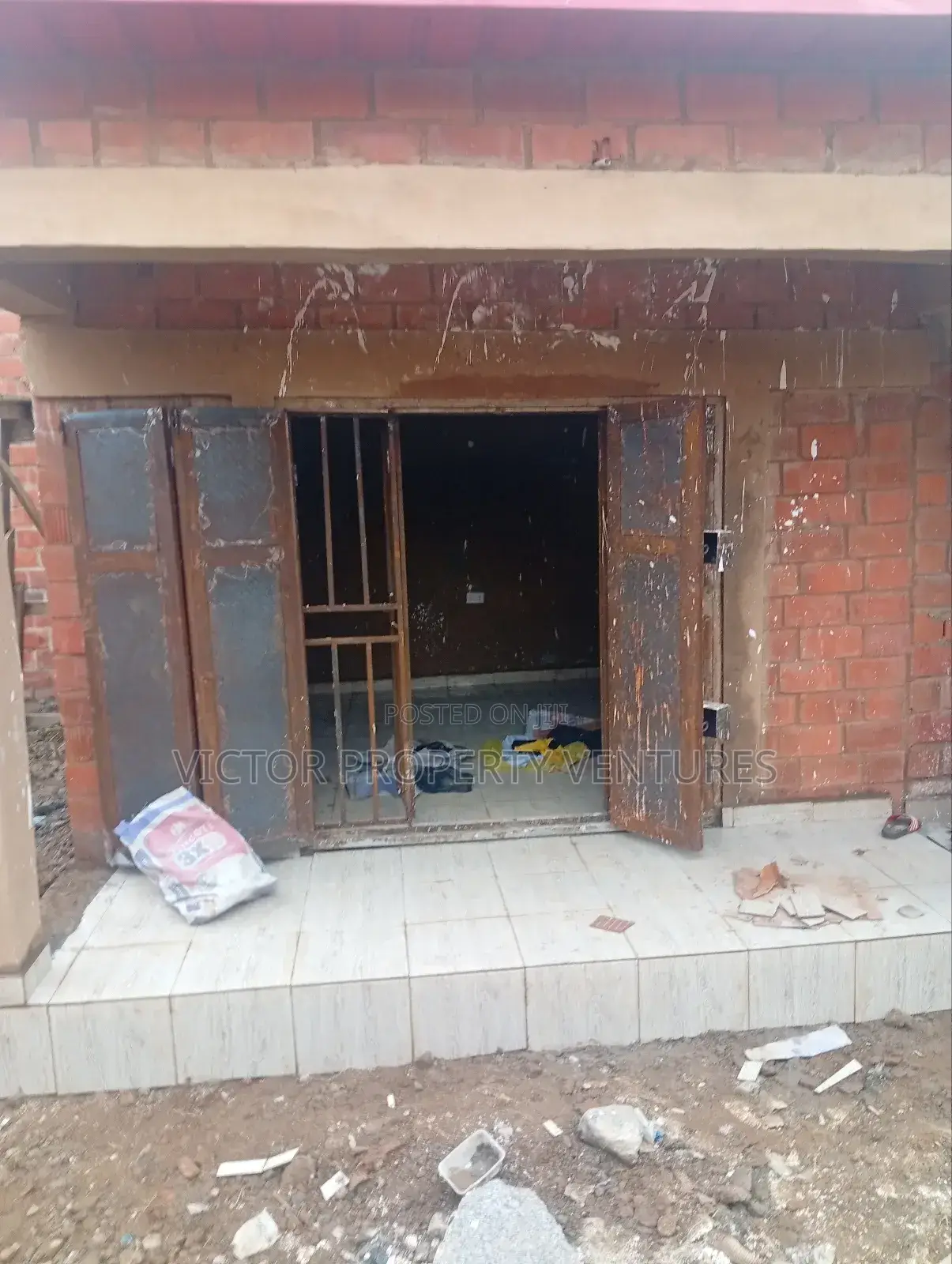 Commercial Shop