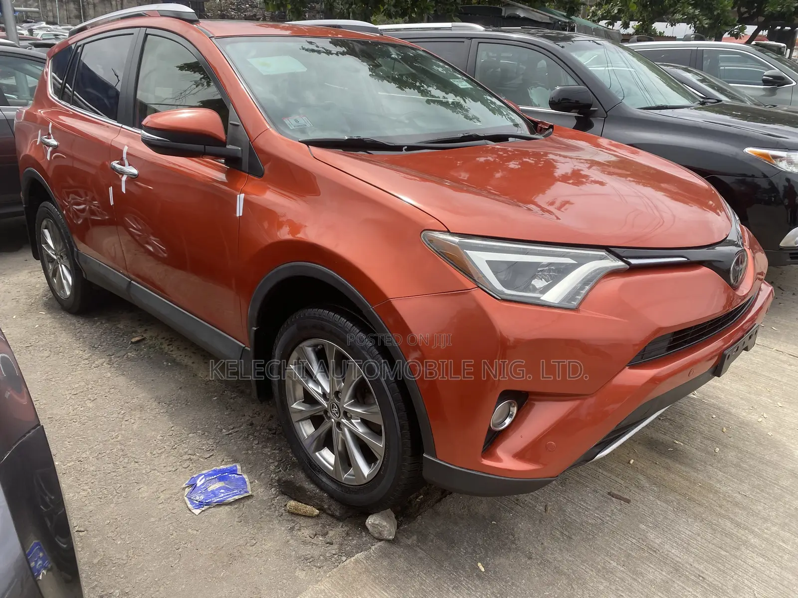 Toyota RAV4 Limited AWD (2.5L 4cyl 6A) 2017 Orange