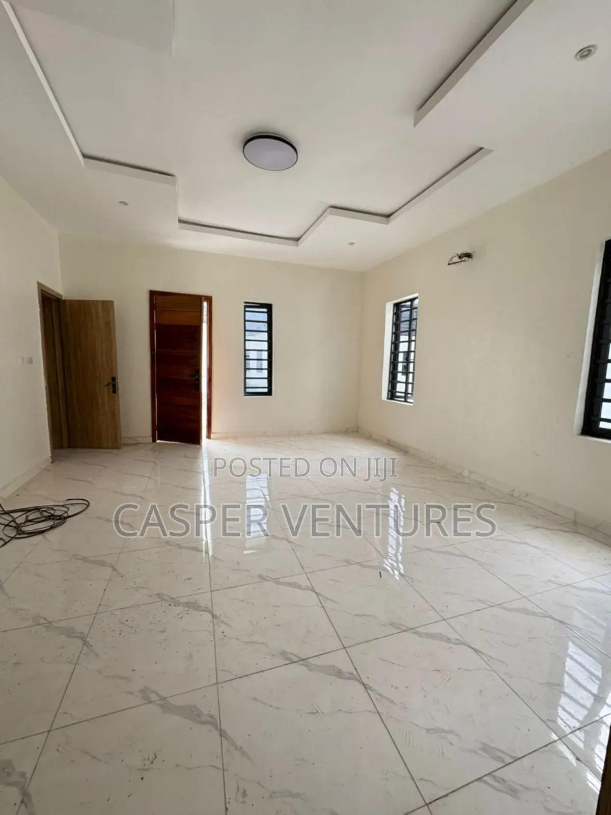 4bdrm Duplex in Vgc for sale