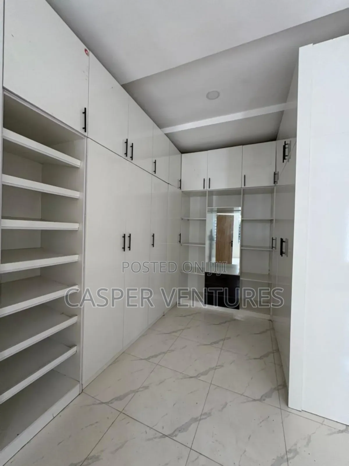 4bdrm Duplex in Vgc for sale