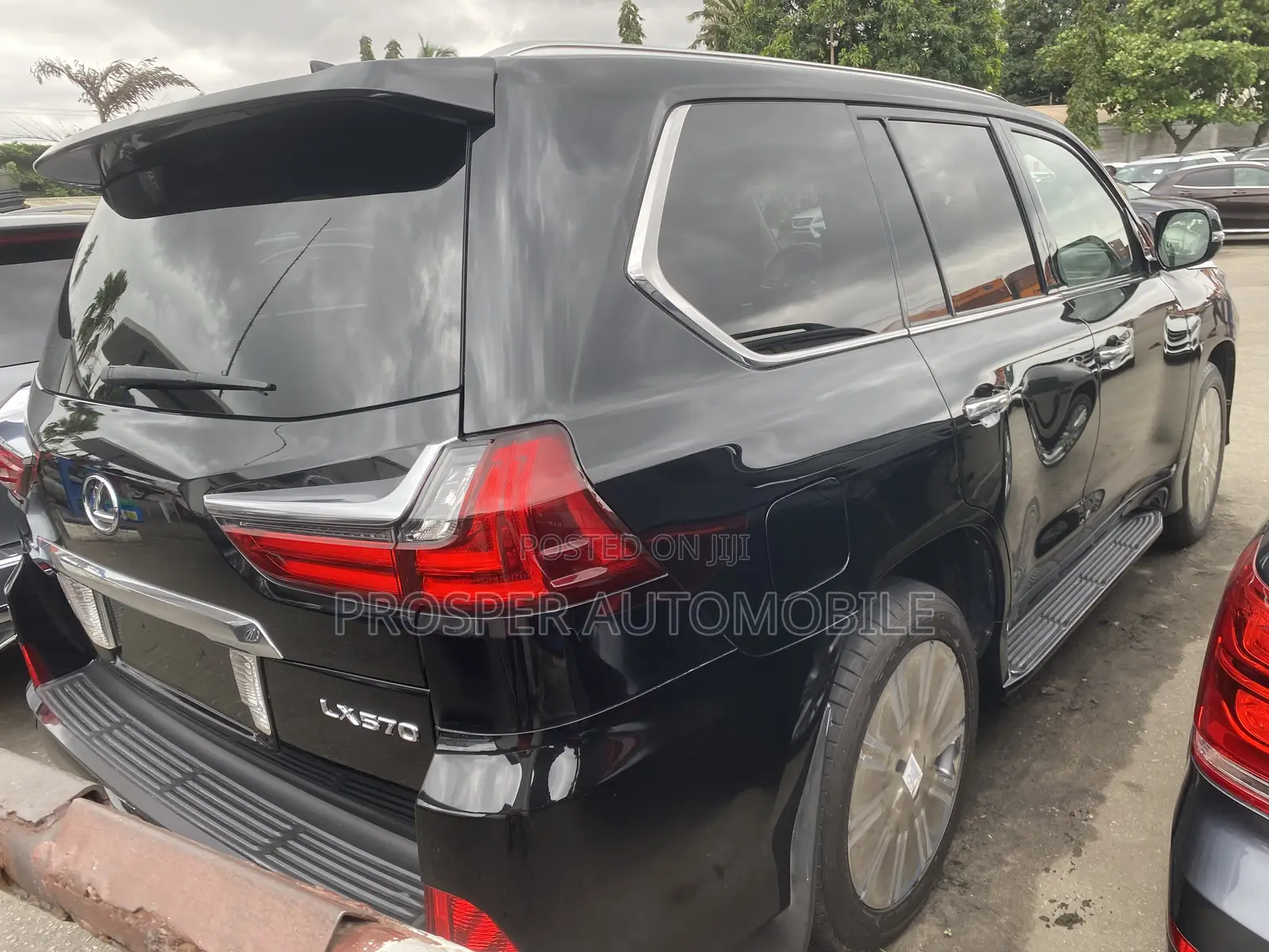 Lexus LX 570 (5 seats) AWD 2017 Black