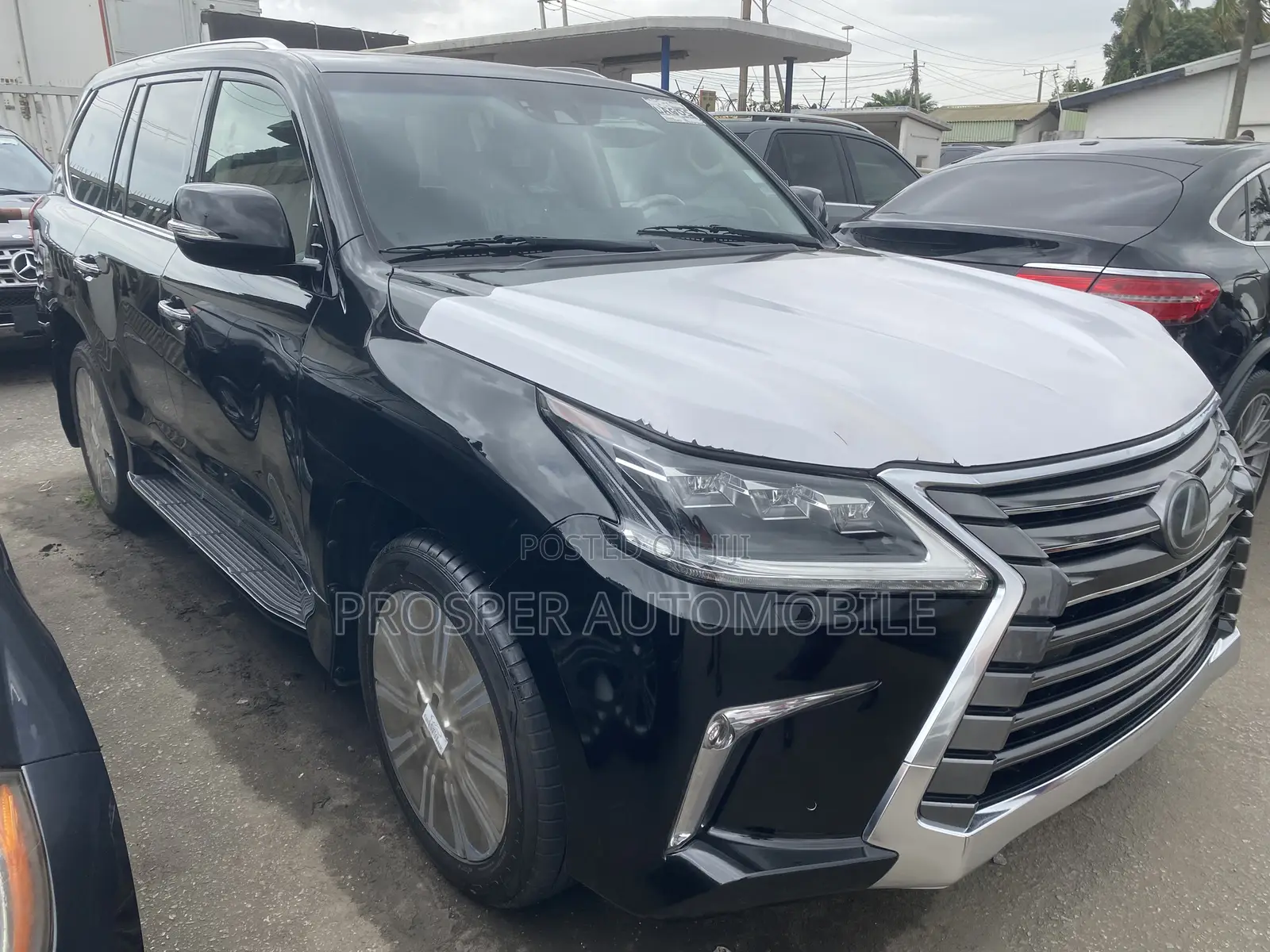 Lexus LX 570 (5 seats) AWD 2017 Black
