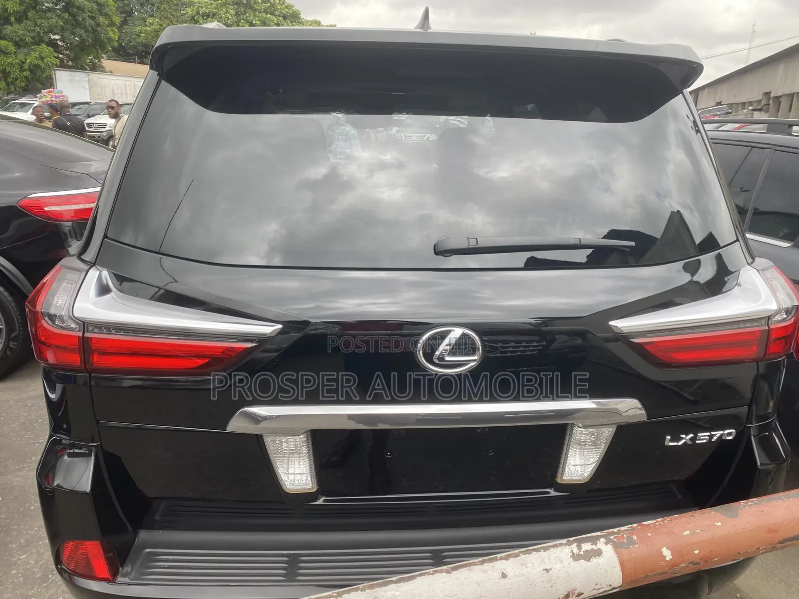 Lexus LX 570 (5 seats) AWD 2017 Black