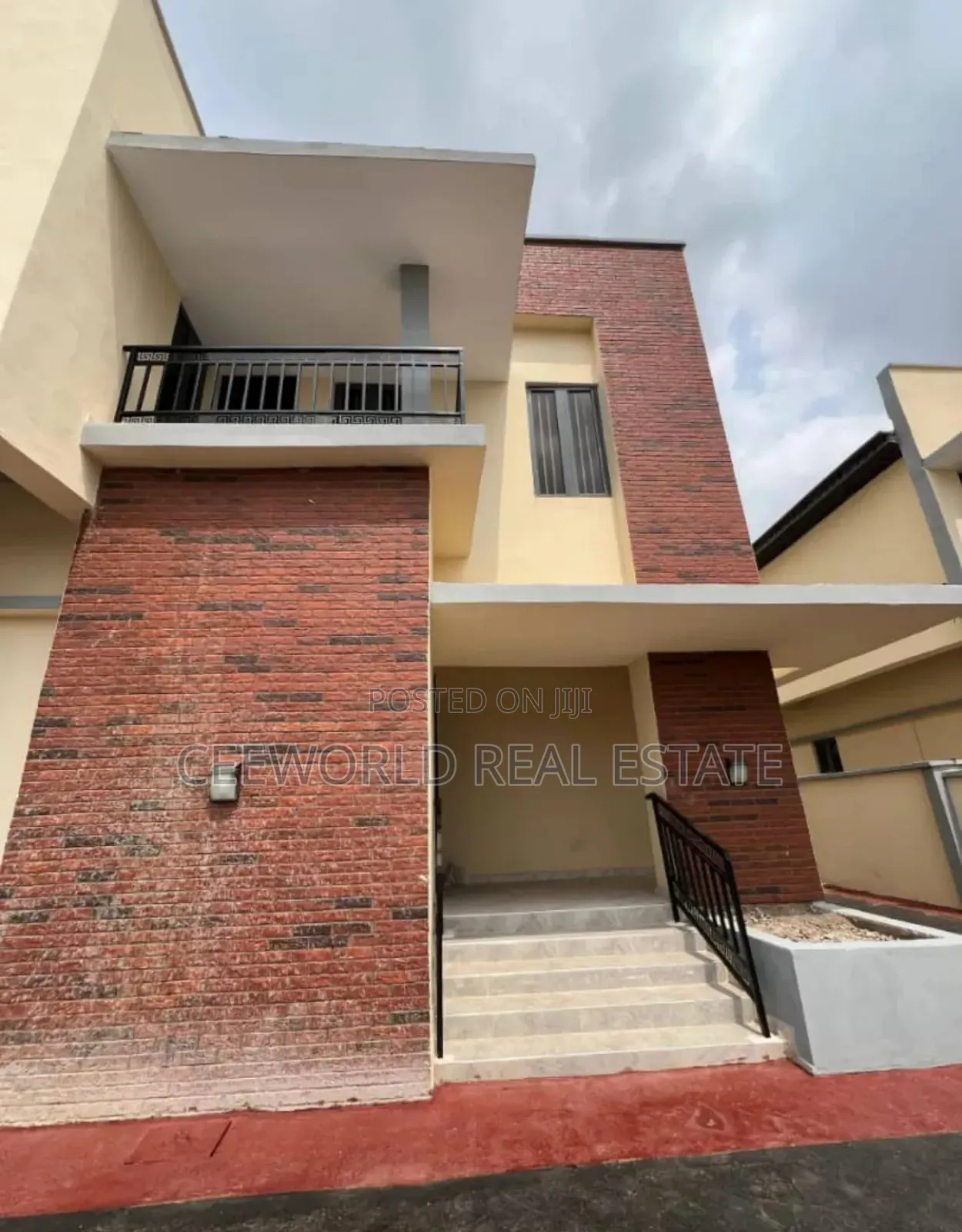 3bdrm Duplex in Oluyole Estate for sale