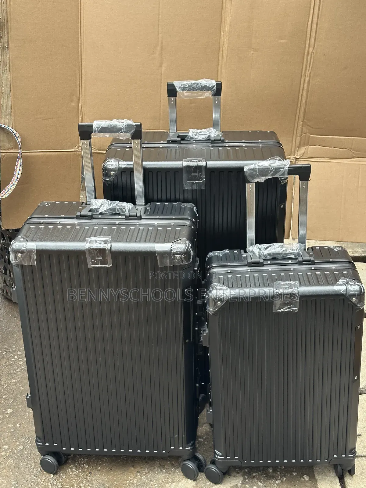 Set of 3 Extra Large Sizes Aluminium Travelling Luggage Boxs