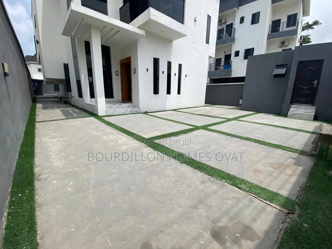 4bdrm Duplex in Lekki for sale