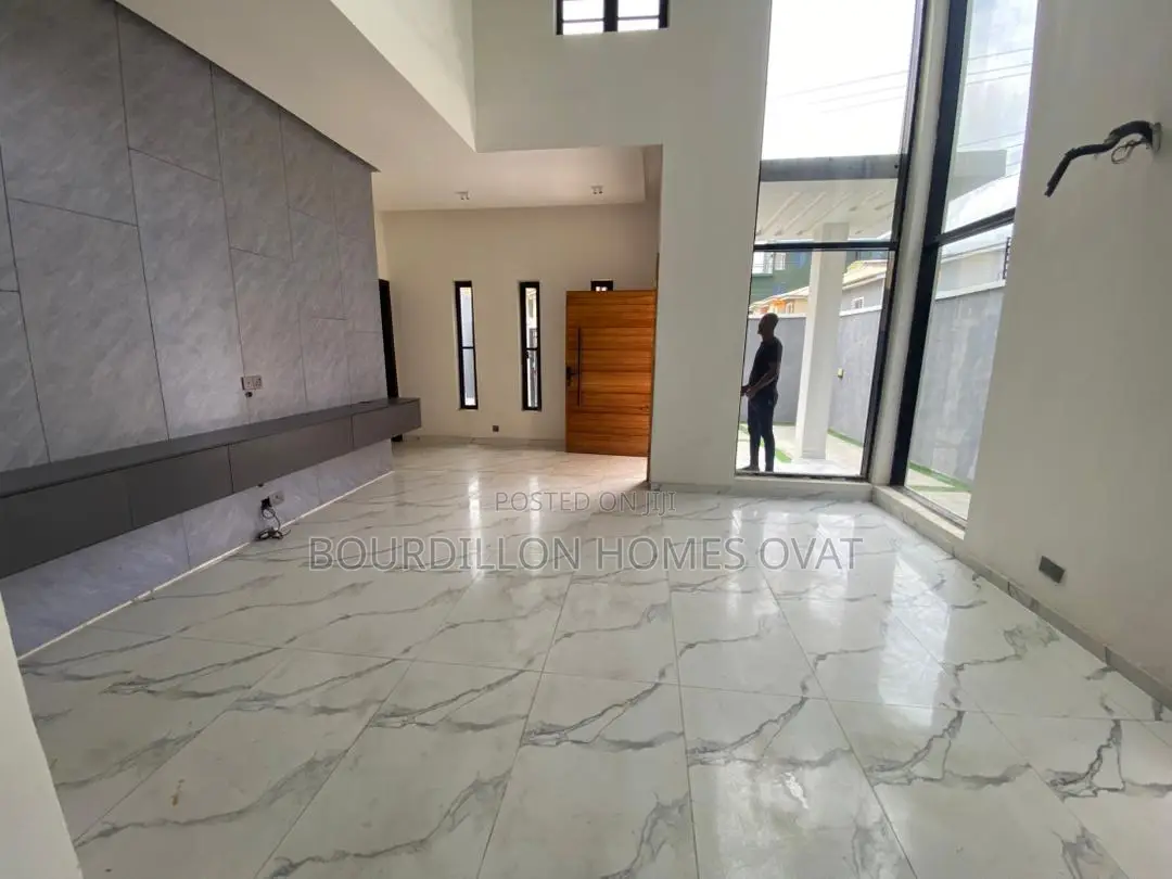 4bdrm Duplex in Lekki for sale