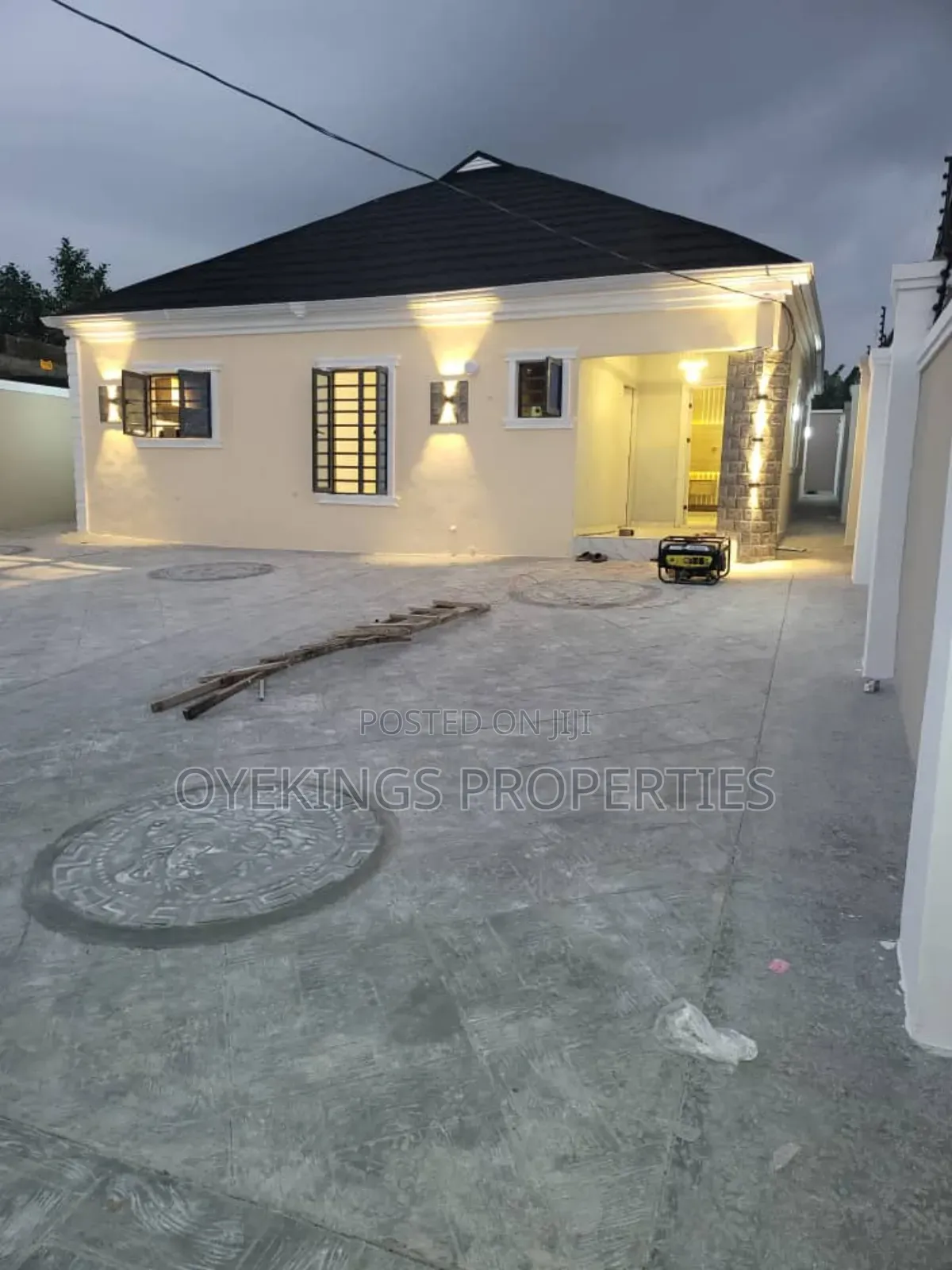 3bdrm Bungalow in Elebu Market, Akala Express for sale