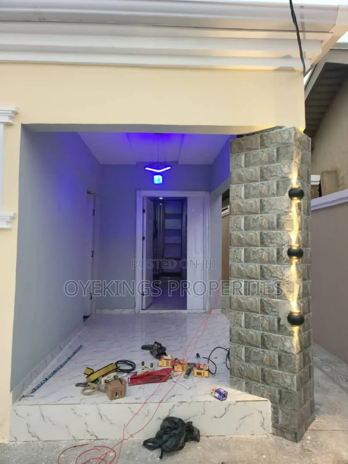 3bdrm Bungalow in Elebu Market, Akala Express for sale