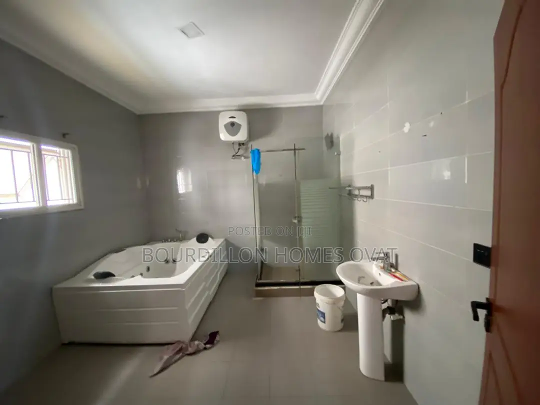 Furnished 5bdrm Duplex in Lekki Phase 1 for sale
