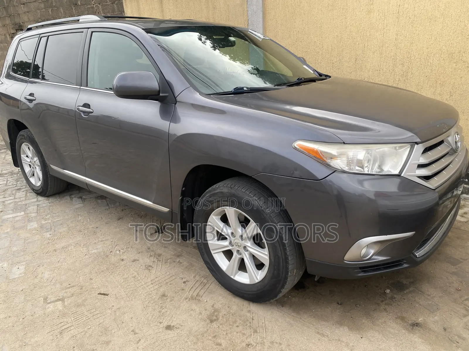 Toyota Highlander SE 2012 Gray