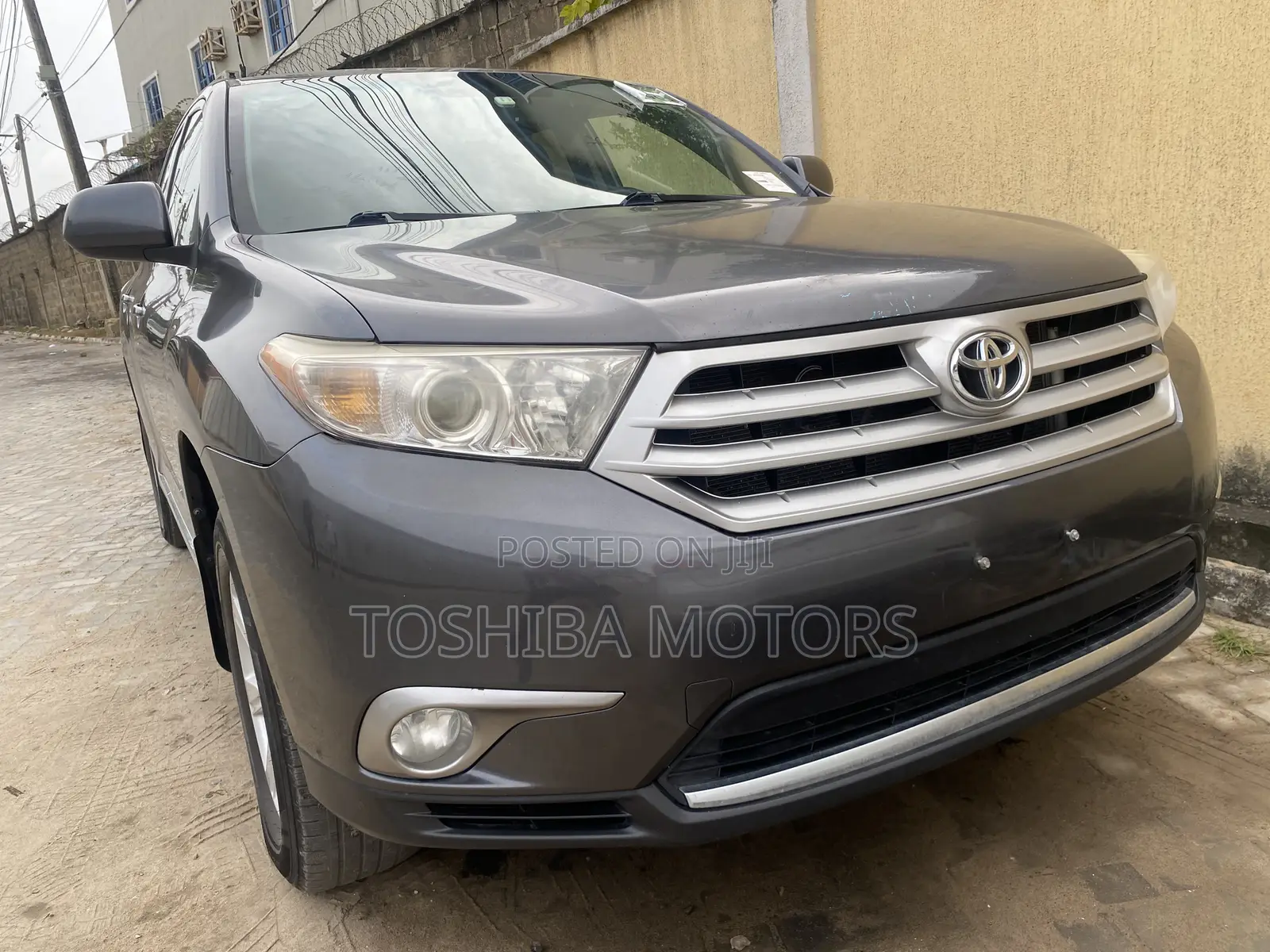 Toyota Highlander SE 2012 Gray