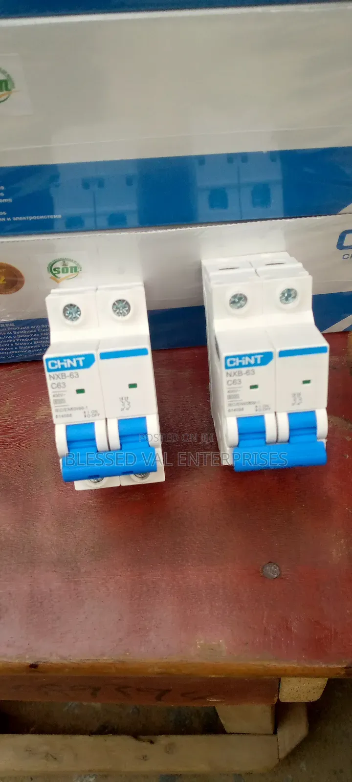 CHNT Original 63/100 Dc/Ac Amps Breaker