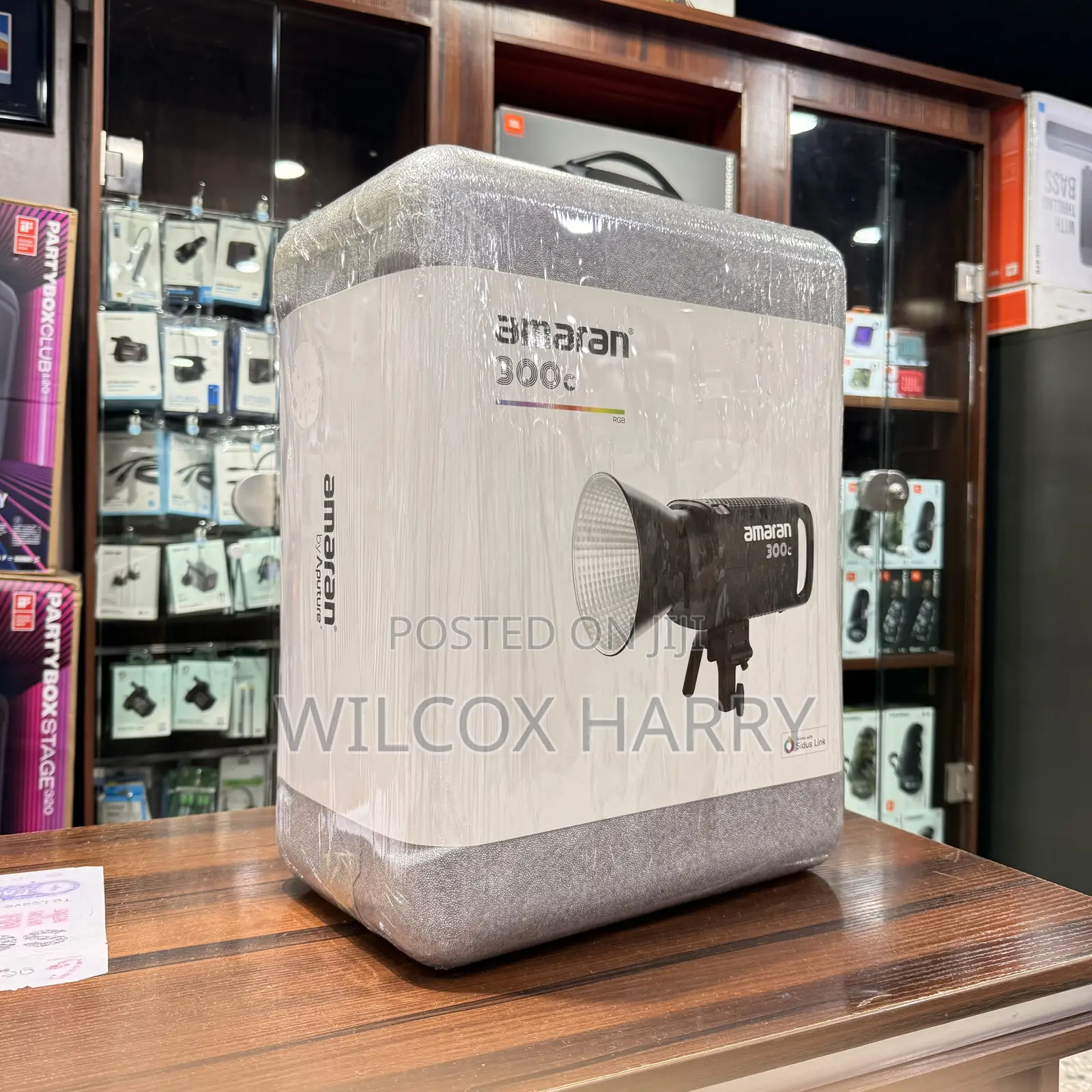 Amaran 300c 300w RGBWW Full-Color Bowens Mount Led Light