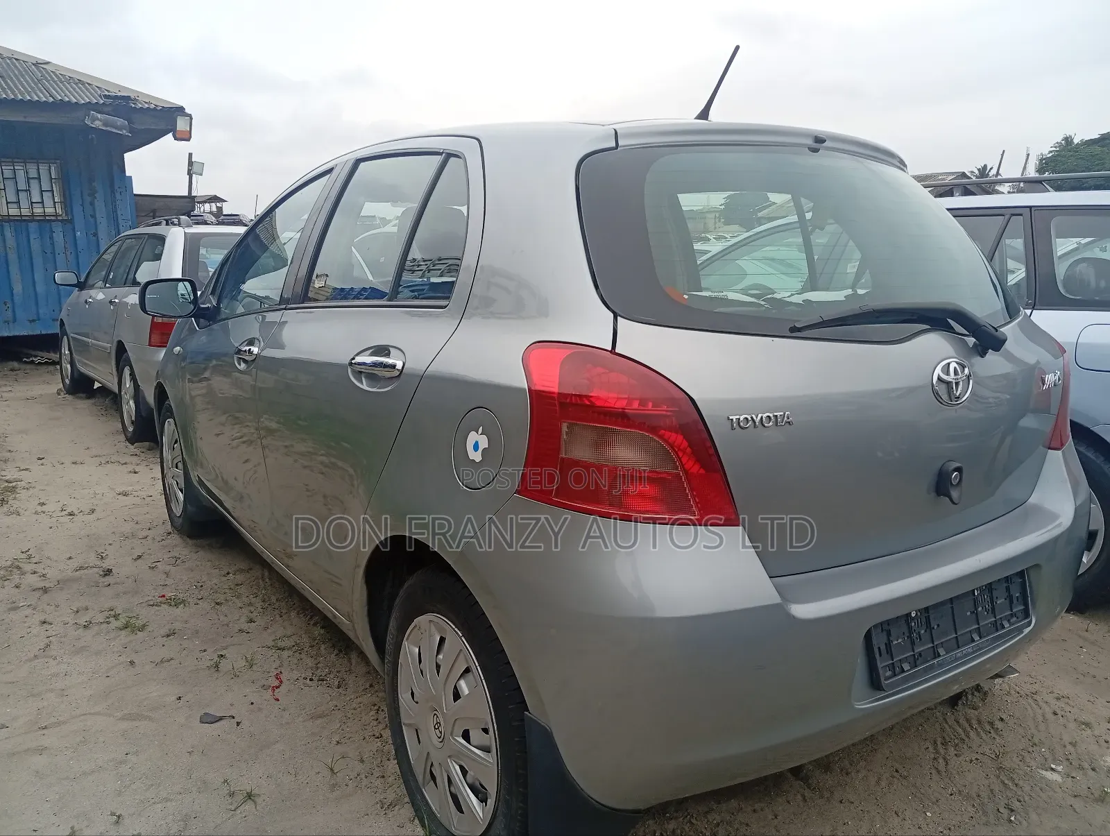 Toyota Yaris Base Hatchback 5dr 2010 Green