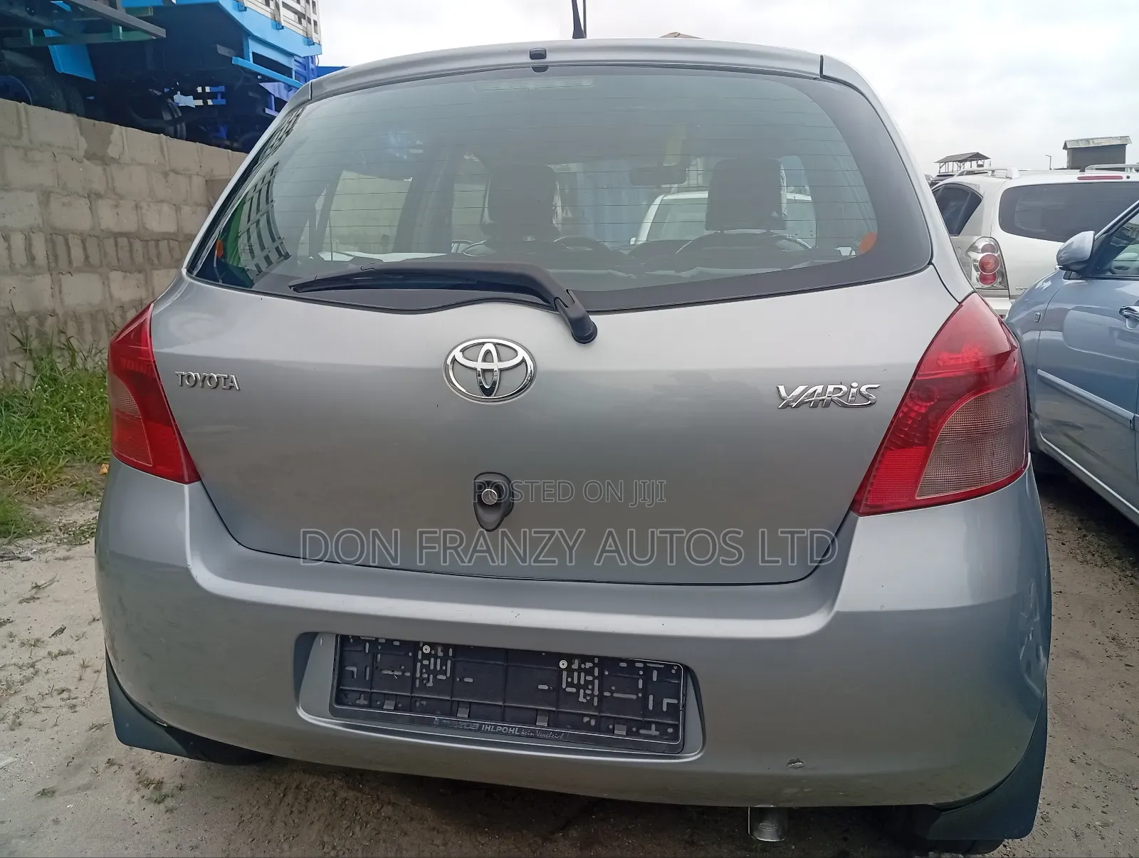 Toyota Yaris Base Hatchback 5dr 2010 Green
