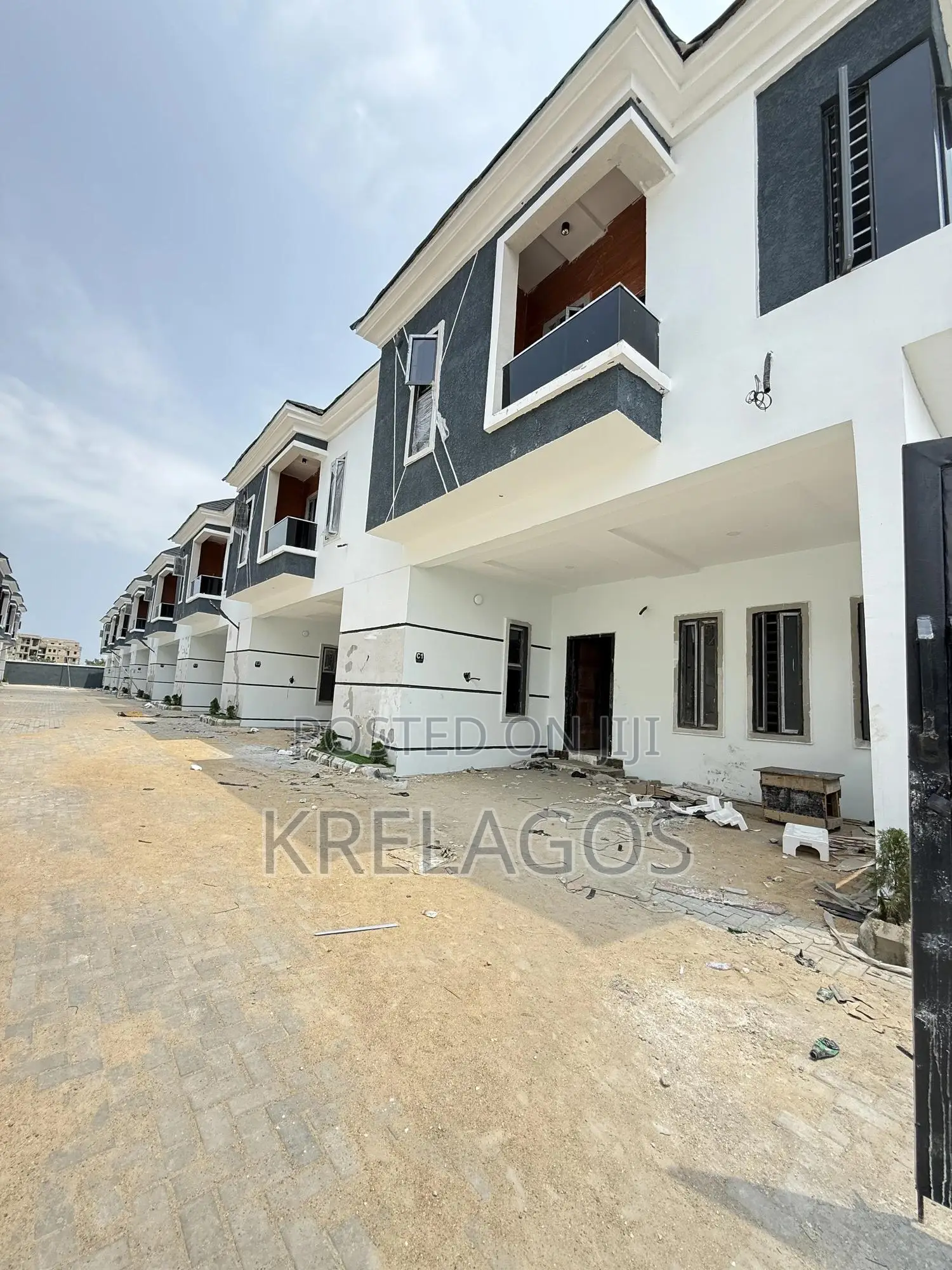 3bdrm Duplex in Off Lekki-Epe Expressway for sale