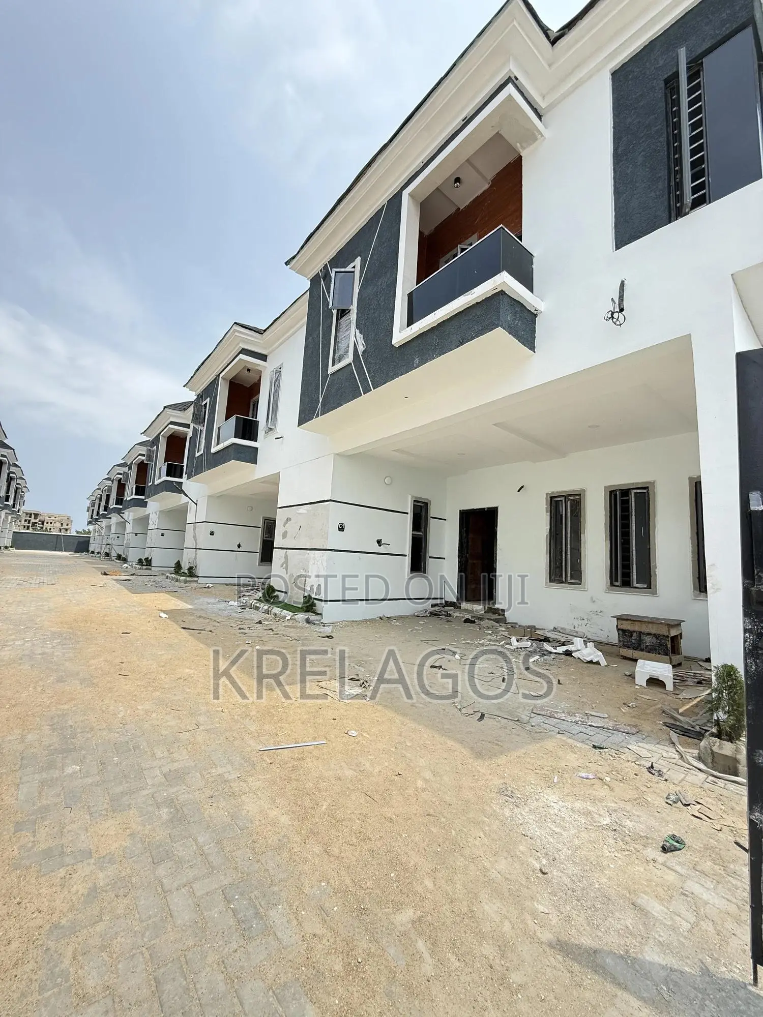 3bdrm Duplex in Off Lekki-Epe Expressway for sale