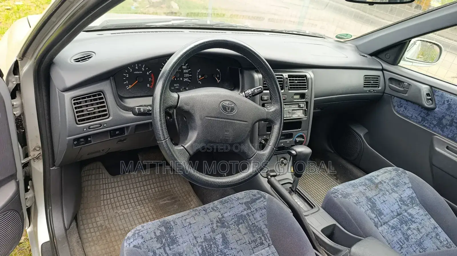 Toyota Carina 2000 Silver